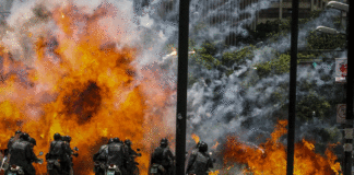 Multiple explosions in Caracas