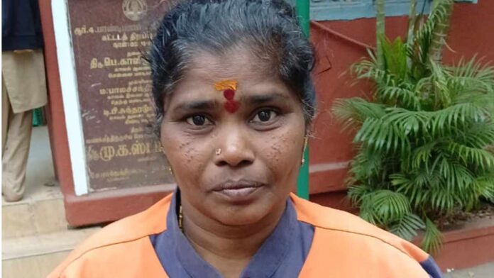 chennai-sanitation-worker-returns-gold-jewellery