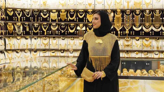 bihar-gold-shop-hijab-niqab-helmet-ban