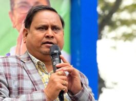 humayun-kabir-go-back-slogans-brigade-kolkata