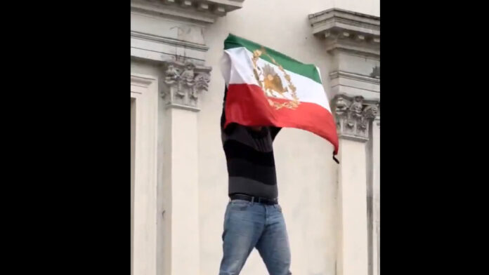 iran-gen-z-rejecting-islam-pre-1979-identity