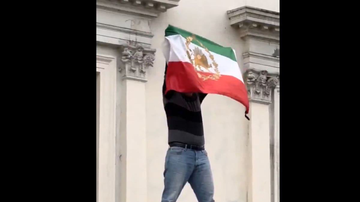 iran-gen-z-rejecting-islam-pre-1979-identity