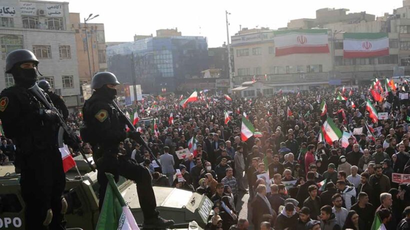 iran-halts-execution-800-prisoners