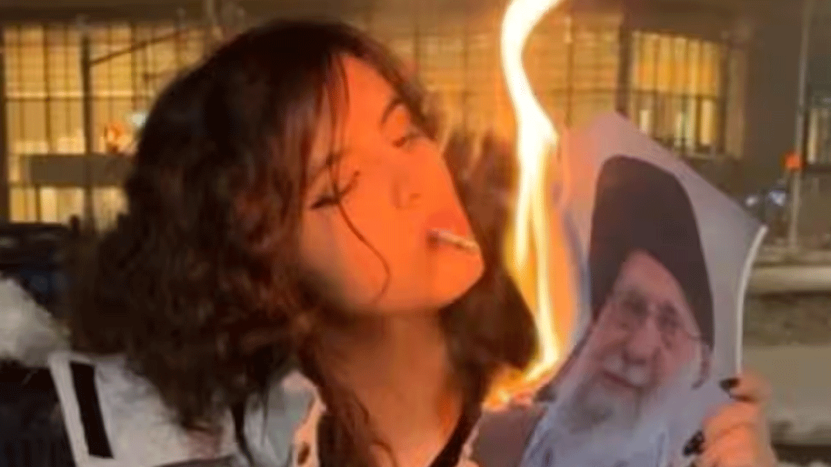 Iranian women protests Khamenei