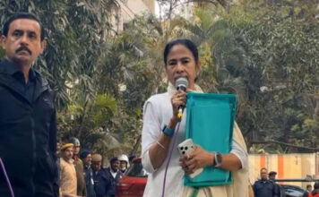Mamata Alleges Election Data Grab as ED Probes I-PAC Chief in Coal Scam Case