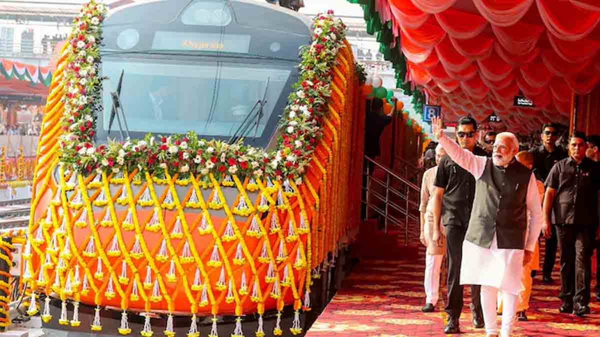 modi-inaugurates-vande-bharat-sleeper-train
