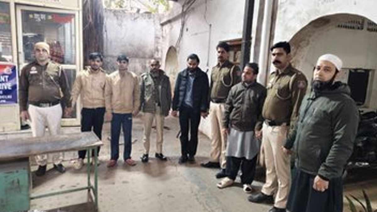 turkman-gate-stone-pelting-arrests-mcd-drive