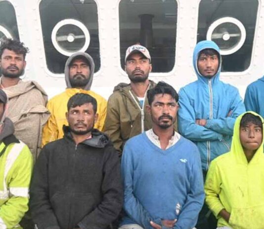 indian-coast-guard-intercepts-pakistani