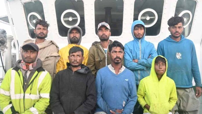 pakistan indian-coast-guard-intercepts-pakistani