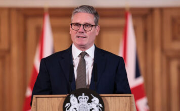 ভেনেজ়ুয়েলায় রাজনৈতিক অচলাবস্থা, হস্তক্ষেপ নিয়ে মুখ খুললেন ব্রিটিশ প্রধানমন্ত্রী venezuela-in-turmoil-british-prime-minister-weighs-in-on-possible-intervention