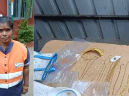 chennai-sanitation-worker-rewarded-for-honesty