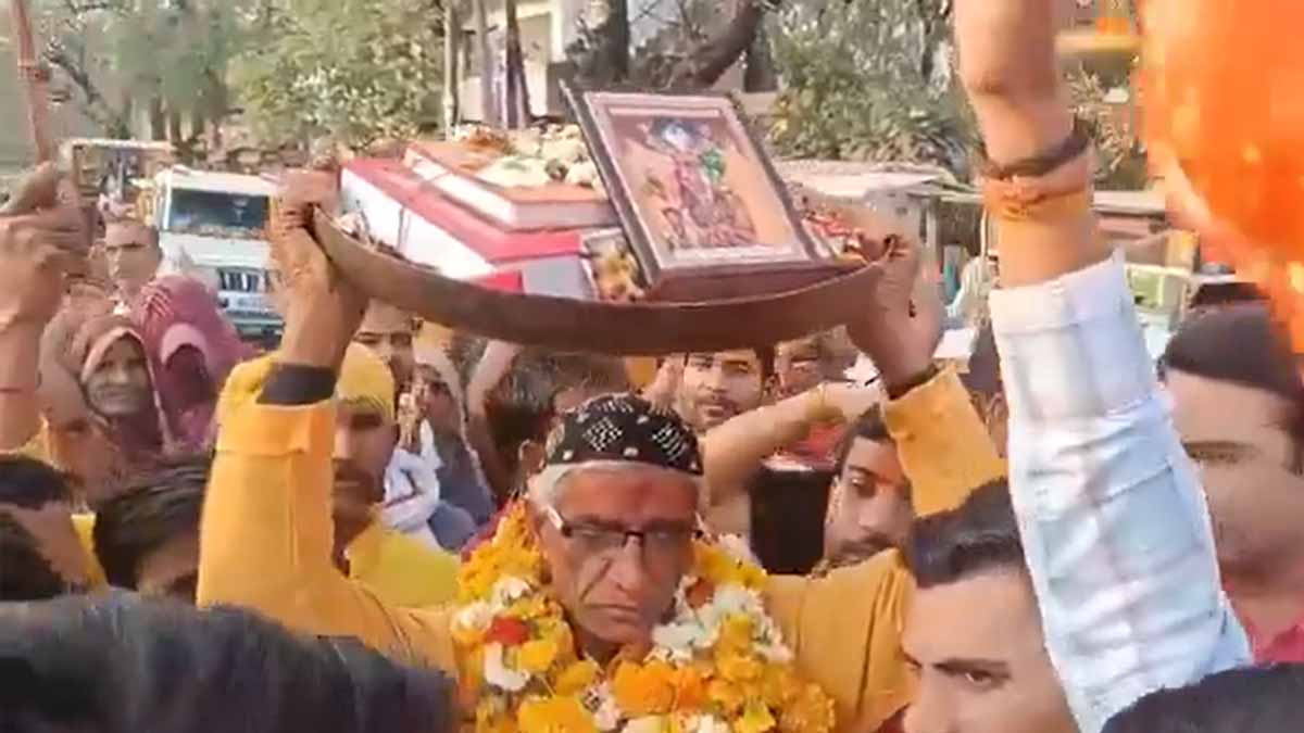 ahmed-khan-bageshwar-dham-pilgrimage-jhansi
