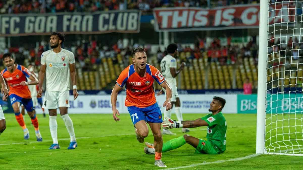 দিল্লিকে হারিয়ে আইএসএলের শীর্ষে গোয়া শিবির fc-goa-beat-sporting-club-delhi-top-of-isl-dejan-drazic-goal