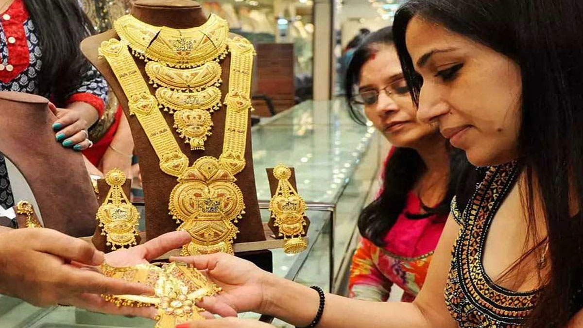 Big Surprise for Gold Buyers! Kolkata’s 22-Carat Gold Prices See Major Shift