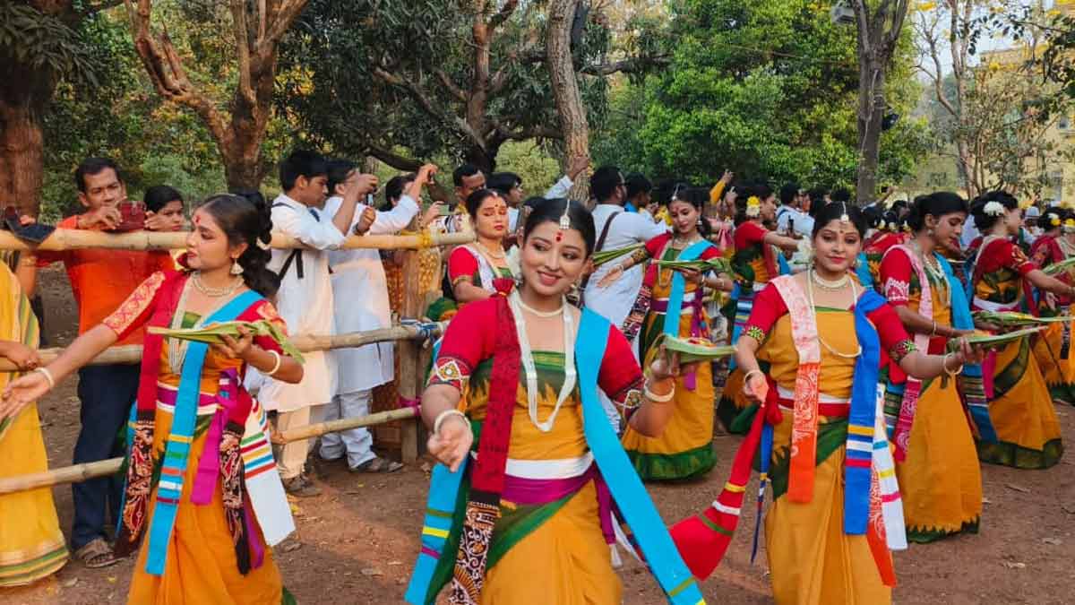 rabindranath-tagore-basanta-utsav-santiniketan-dol-festival
