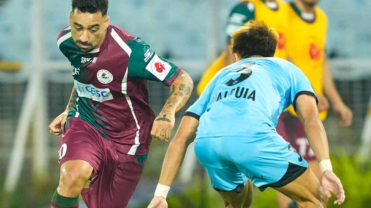 mumbai-city-leads-mohun-bagan-1-0-naufal-goal-first-half-isl
