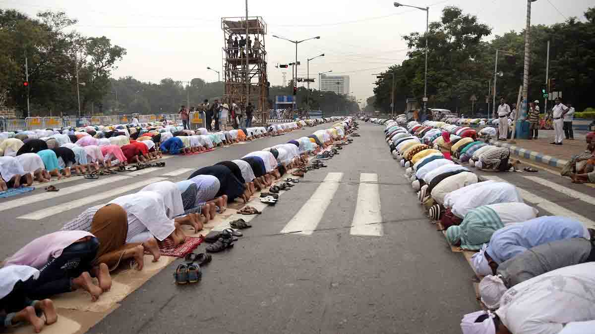 bombay-high-court-rejects-namaz-space-near-mumbai-airport