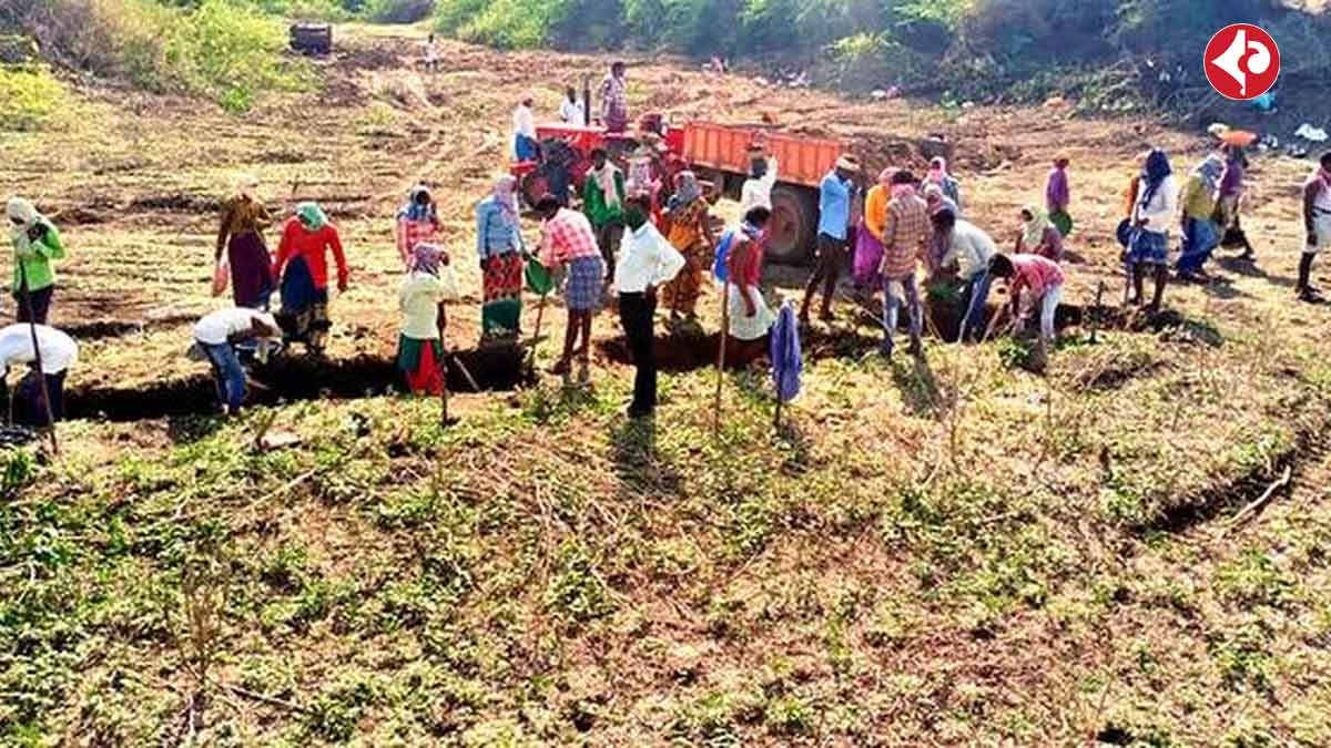 Maharashtra panchayat corruption dead person salary