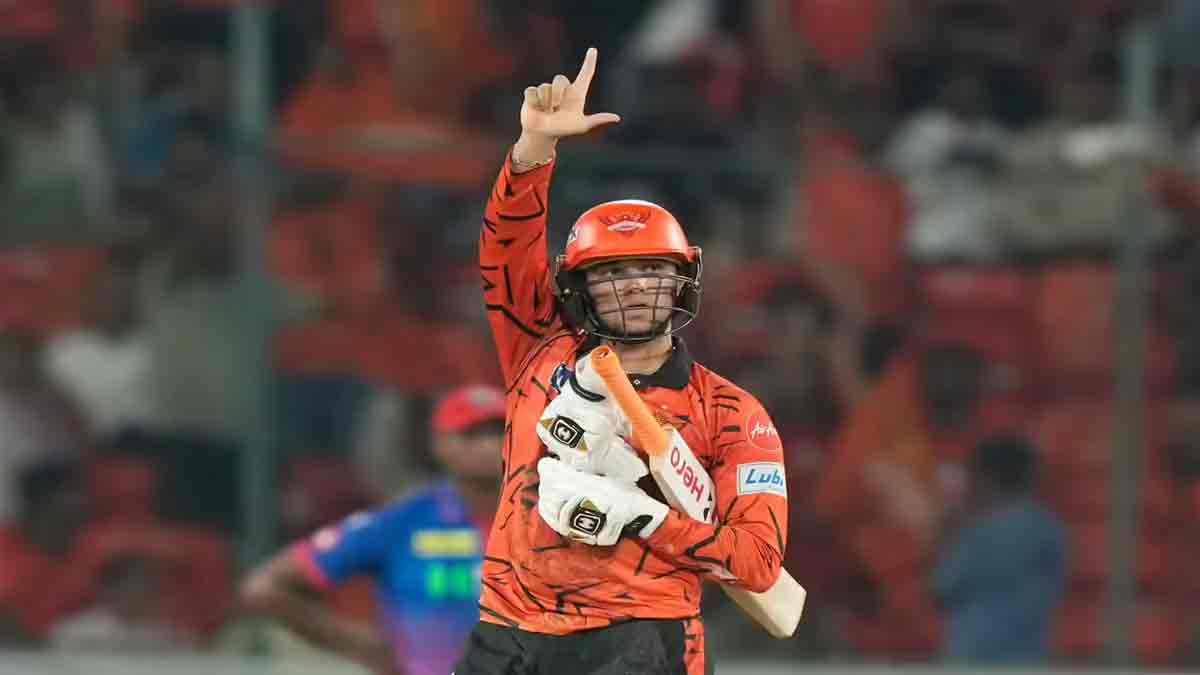 অভিষেকের ১৩৫ রানে উড়ল হায়দ্রাবাদ, বড় ব্যবধানে হারল দিল্লি abhishek-sharma-135-srh-beat-delhi-capitals-ipl-match-report