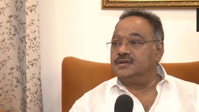 ‘বিজেপিতে যোগ দিতে লাইন দিয়ে আছে তৃণমূল নেতারা!’ বিস্ফোরক শমীক ‘বিজেপিতে যোগ দিতে লাইন দিয়ে আছে তৃণমূল নেতারা!’ বিস্ফোরক শমীক