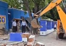 আসানসোলে বুলডোজারে গুঁড়িয়ে গেল ইস্পাত কারখানার জমি দখলকারী তৃণমূল কার্যালয় asansol-illegal-tmc-office-demolition-sail-land