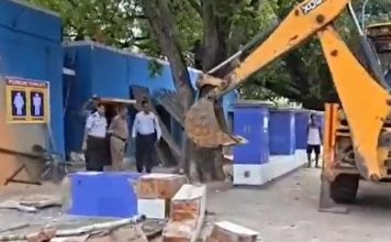 আসানসোলে বুলডোজারে গুঁড়িয়ে গেল ইস্পাত কারখানার জমি দখলকারী তৃণমূল কার্যালয় asansol-illegal-tmc-office-demolition-sail-land