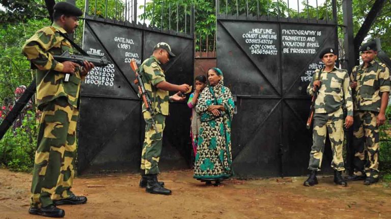 থার্মাল ক্যামেরা-কৃত্রিম বুদ্ধিমত্তায় এ বছরেই স্মার্ট হচ্ছে ভারতের সীমান্ত! স্পষ্ট করলেন শাহ থার্মাল ক্যামেরা-কৃত্রিম বুদ্ধিমত্তায় এ বছরেই স্মার্ট হচ্ছে ভারতের সীমান্ত! স্পষ্ট করলেন শাহ