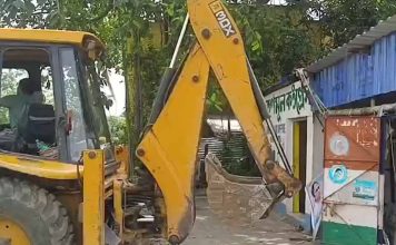 ৪৮ ঘন্টায় ২০ তৃণমূল পার্টি অফিসে বুলডোজার চালিয়ে সবকা সাথ সবকা হিসাব শুভেন্দুর tmc-party-office-demolition-bulldozer-action-bengal