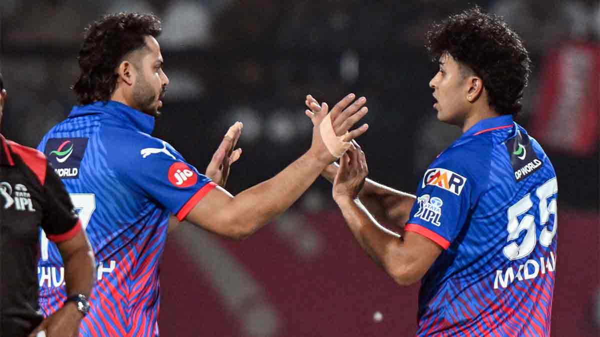 পঞ্জাবকে হারিয়ে প্লে-অফের লড়াইয়ে ফিরল দিল্লি, টানা হার শ্রেয়সদের delhi-capitals-beat-punjab-kings-ipl-2026-playoff-race