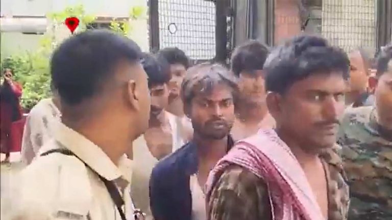 domkal-police-attack-azmat-sheikh-freed-by-mob-murshidabad
