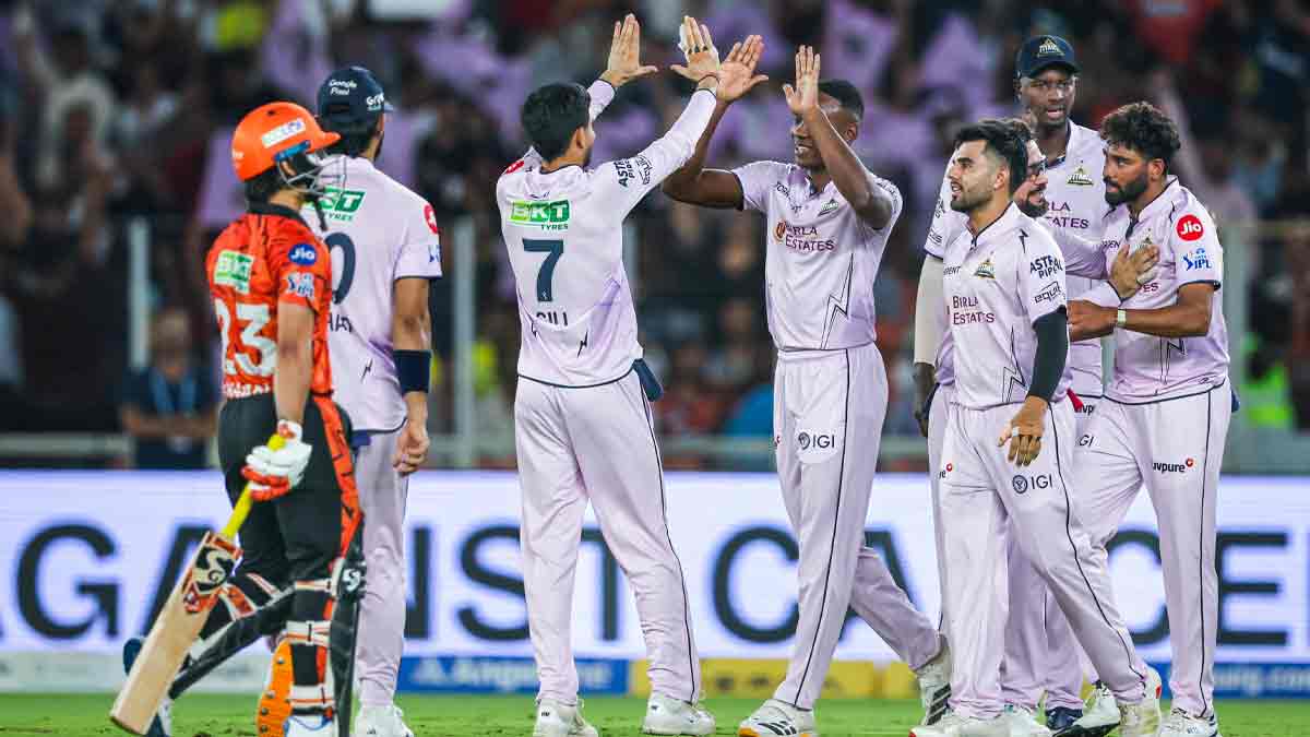 হায়দরাবাদকে উড়িয়ে প্লে-অফের পথে আরও এগোল গুজরাত টাইটান্স gujarat-titans-beat-sunrisers-hyderabad-playoff-race