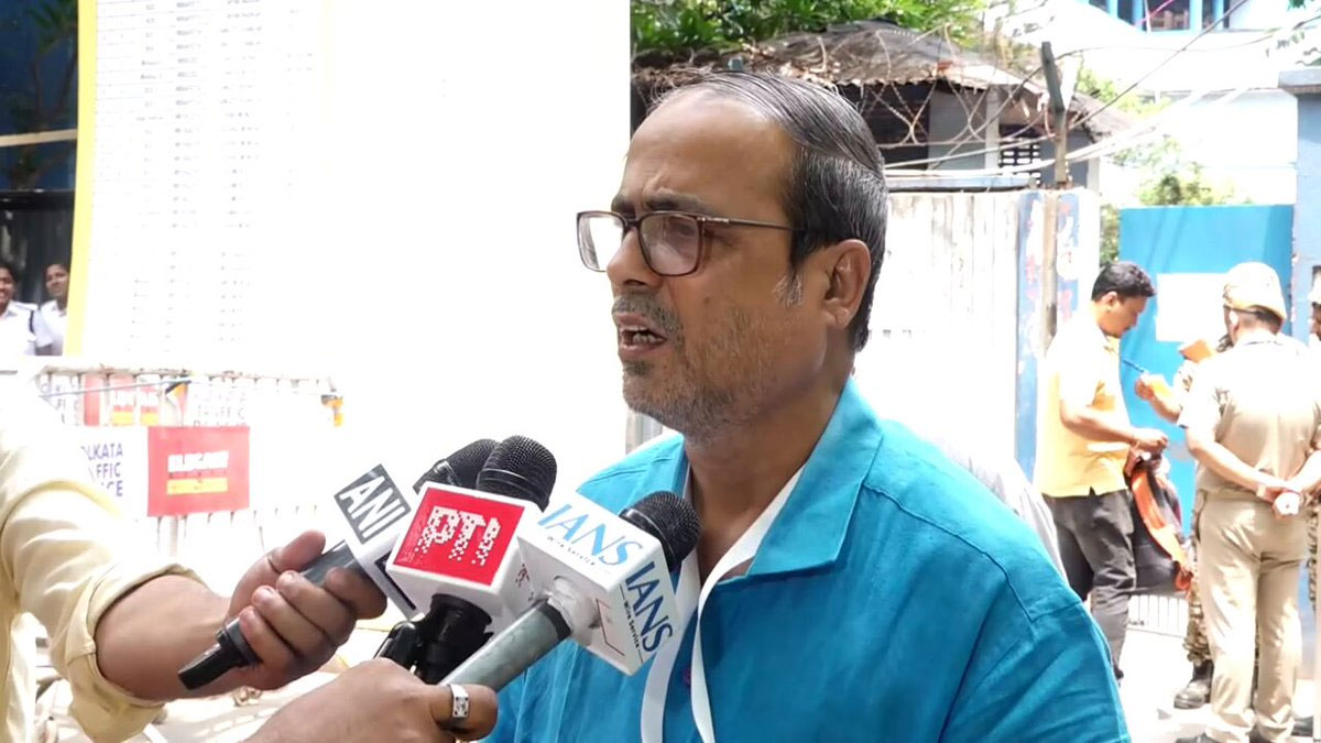 কলকাতা পুরনিগমে হেনস্থা বিতর্ক, গ্রেফতারির আশঙ্কায় বৈশ্বানর?