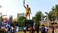 lake-town-messi-statue-demolition-safety-concern