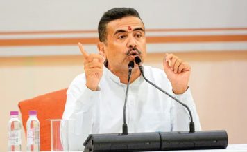 ‘যাঁদের বৈধ কাগজ নেই, এবার তাঁরা পালান!’ প্রতি জেলায় হোল্ডিং সেন্টার নিয়ে শুভেন্দুর হুঁশিয়ারি West Bengal Holding Centre Plan