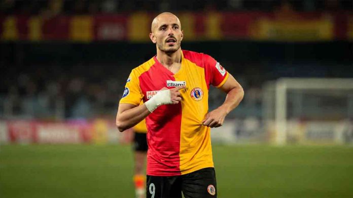 youssef-ezzejjari-praises-jamie-maclaren-after-golden-boot