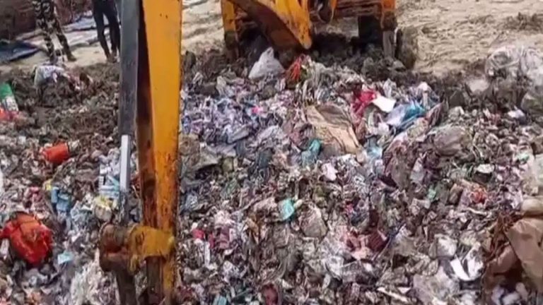 ডায়মন্ড হারবারে JCB নামতেই চাঞ্চল্য, মাটির তলা থেকে মিলল বিপুল ওষুধ Authorities Recover Huge Quantity of Medicines from Diamond Harbour