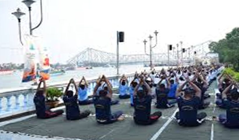 howrah-marks-international-yoga-day-with-large-scale-community-yoga-event