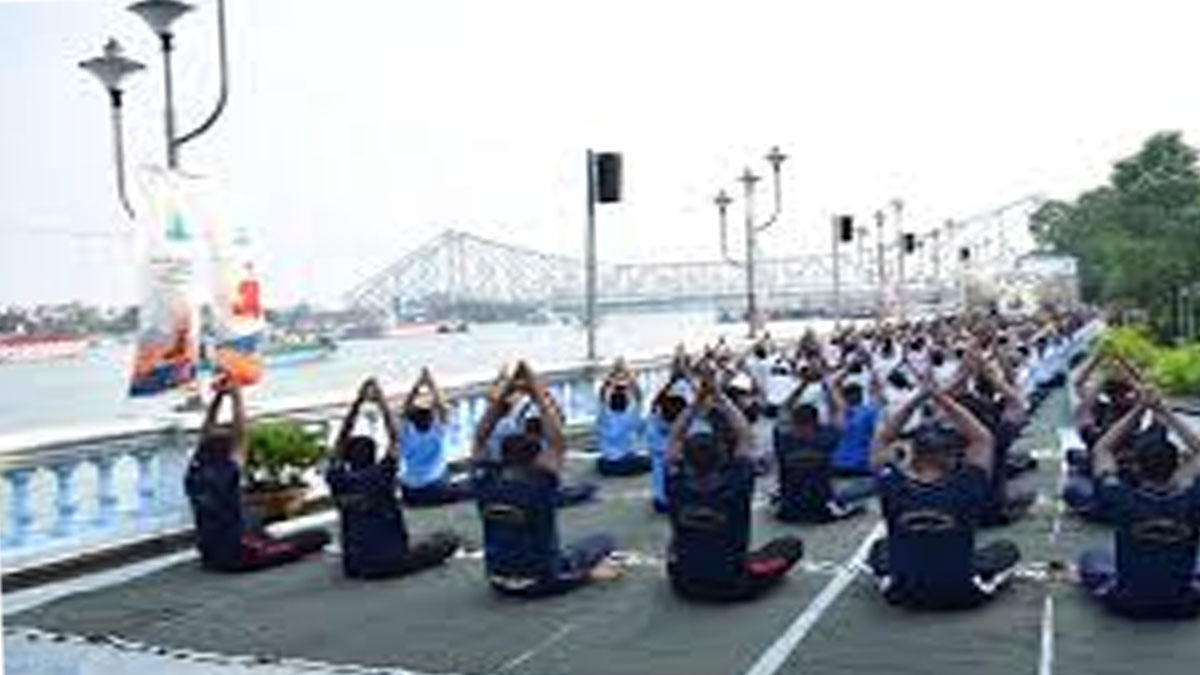 howrah-marks-international-yoga-day-with-large-scale-community-yoga-event