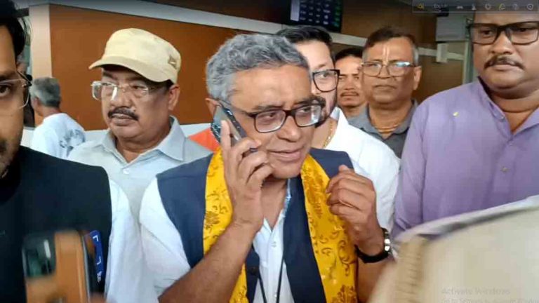 বাজেটের আগে উত্তরবঙ্গে রাজ্যের নয়া অর্থমন্ত্রী, অংশ নেবেন উত্তরকন্যায় গুরুত্বপূর্ণ বৈঠকে Bengal Finance Minister Swapan Dasgupta