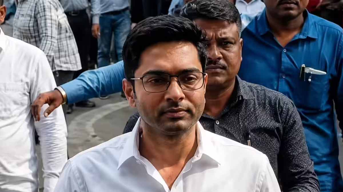 পালানো হল না! অভিষেকের বিদেশ যাওয়ায় জল ঢালল হাইকোর্ট