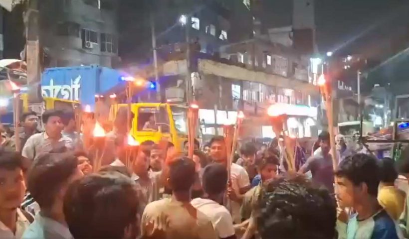 bangladesh-hindu-students-ram-statue-protest