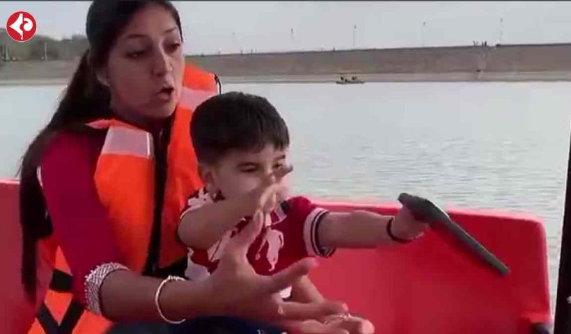 child-throws-mothers-iphone-into-lake-during-boat-ride-viral-video