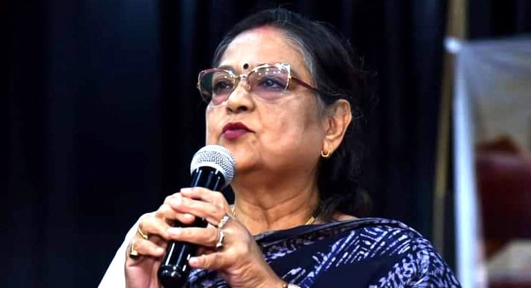 দিল্লিতে মমতা, ওদিকে স্পিকারের ঘরে ২০ সাংসদের চিঠি! বড় সিদ্ধান্ত জানলেন কাকলি