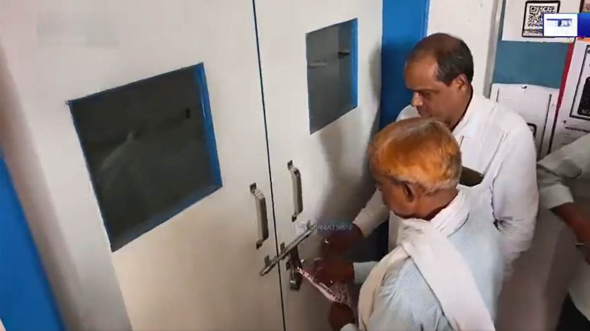 কোচিংয়ে ভয়াবহ আগুনের জের! সিল করা হল খান স্যারের ইনস্টিটিউট