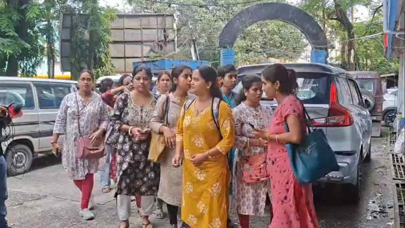 nuhm-workers-protest-over-allowance-demand-pen-down-movement