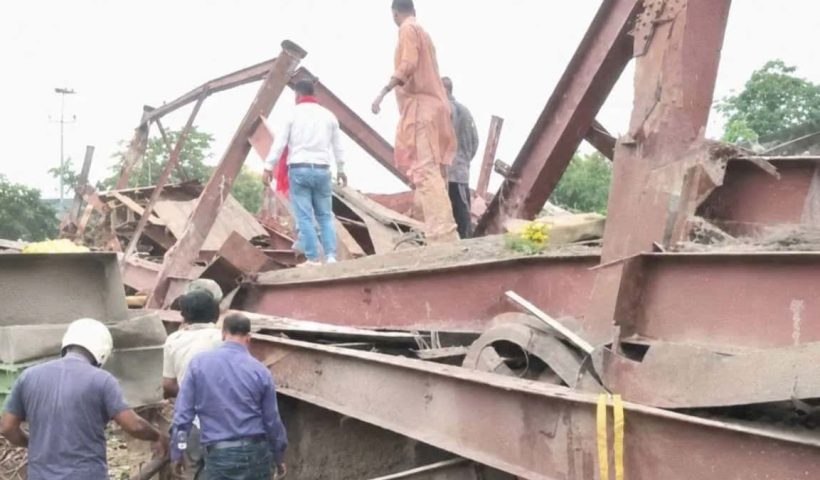 Taratala warehouse roof collapse