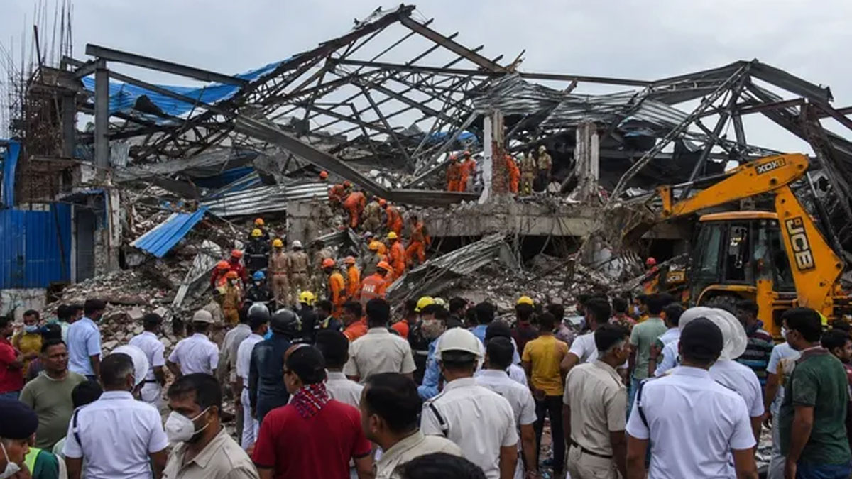 Taratala warehouse roof collapse kills 3 workers
