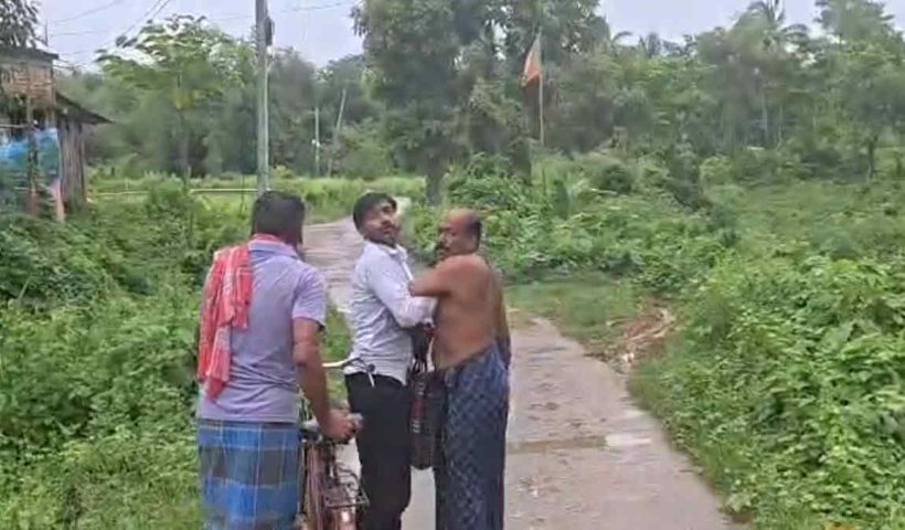 tmc-deputy-pradhan-protest-over-cut-money-allegations-dantan