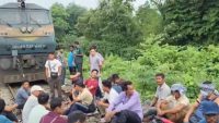 former-insurgents-call-off-tripura-road-and-rail-blockade-after-talks