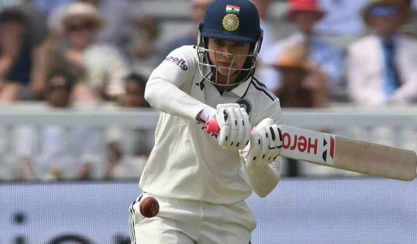 INDW vs ENGW-test-smriti-mandhana-kranti-gaud-day-2